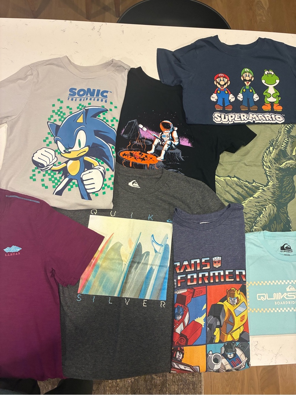 Quiksilver Boys' Gray & Charcoal Graphic Surf Tee with Colorful Astronaut Print